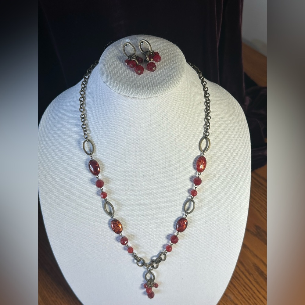 Necklace and earrings set